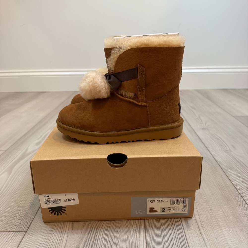 NEW UGG K Gita Chestnut Suede Pom Pom Bow Boots 1017403K Kids Size 2